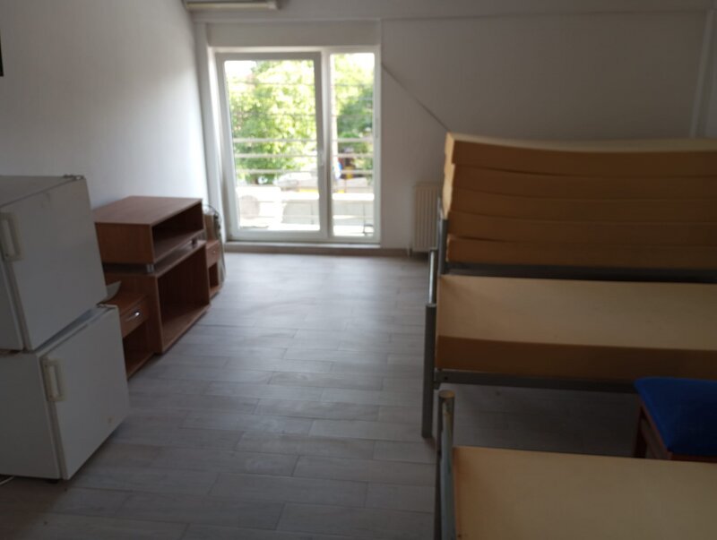 Pensiune de vanzare cu 15 camere cu baie proprie, suprafata utila 550 mp